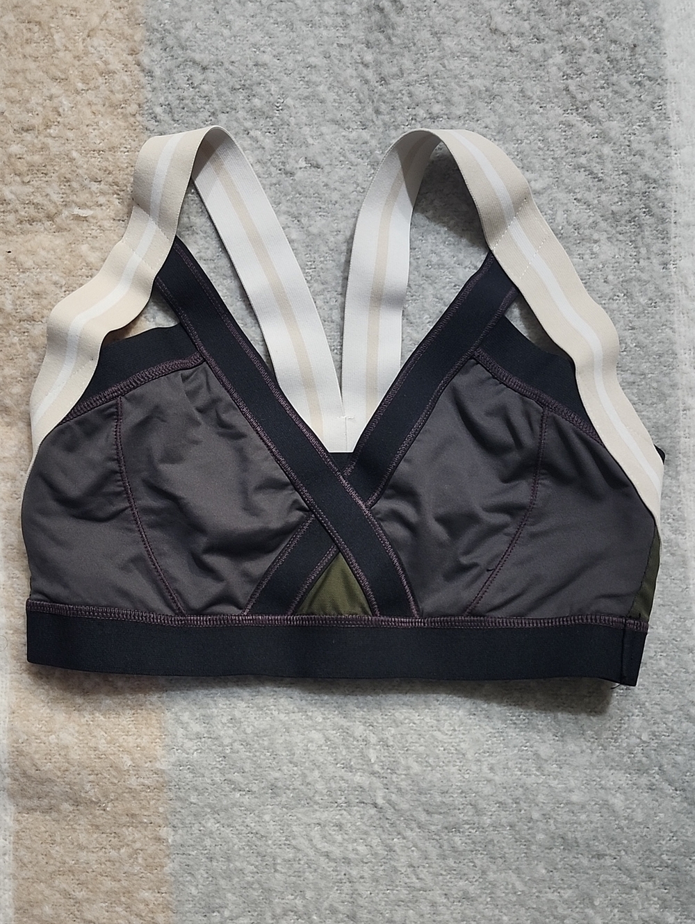 VPL Charcoal Insertion Sports Bra Bralette Sz 8 EUC Luxury Activewear Yoga